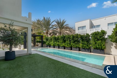 Βίλα σε The Lakes, Dubai, ΗΑΕ 5 υπνοδωμάτια, 372 τ.μ. Αρ. 667354 - φωτογραφία 3