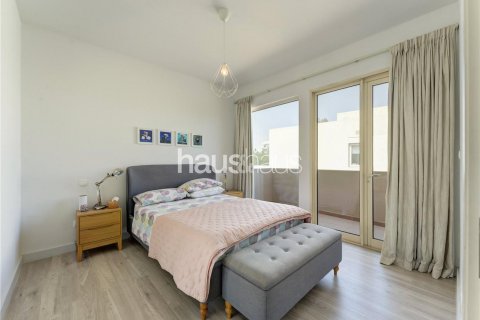 Villa in Arabian Ranches, Dubai, UAE 3 bedrooms, 309 sq.m. № 625336 - photo 10