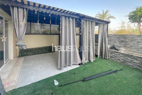 Řadový dům v Dubai Land, Dubai, SAE 2 ložnice, 170 m² Č.: 625337 - fotografie 14