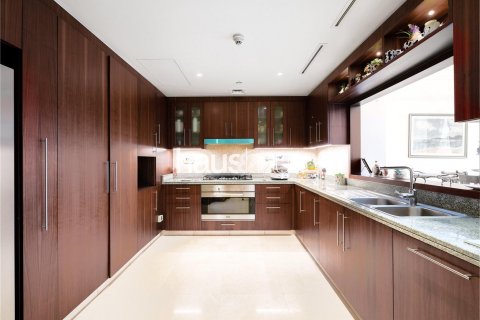 Duplex in Downtown Dubai (Downtown Burj Dubai), UAE 3 bedrooms, 363 sq.m. № 625322 - photo 16