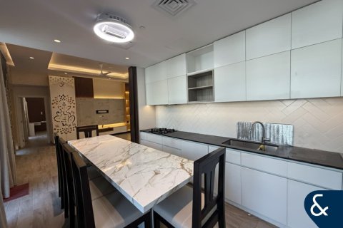 شقة للبيع في دائرة قرية جميرا، دبي، الإمارات العربية المتحدة 2 غرفة نوم ، 121 متر مربع ، رقم 685337 - صورة 3