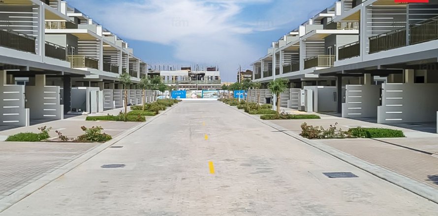 Řadový dům v Dubai, SAE 3 ložnice, 112.2 m² Č.: 695249