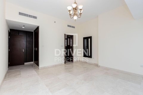 Apartament de închiriat în Dubai Marina, Dubai, EAU 3 dormitoare, 285.77 mp.  №746605 - poză 10