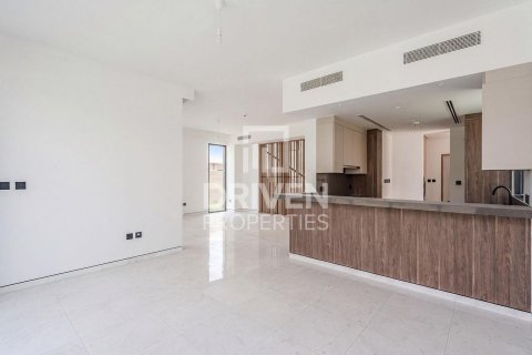Vilë në Tilal Al Ghaf, Dubai, Emiratet e Bashkuara Arabe 4 dhoma gjumi, 404.96 m2. № 767457 - Foto 3