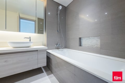 Apartment in Dubai, UAE 3 bedrooms, 175.6 sq.m. № 348172 - photo 16