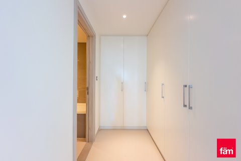 Apartment in Dubai, UAE 3 bedrooms, 175.6 sq.m. № 348172 - photo 11