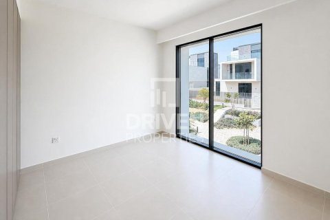 Villa te huur in Arabian Ranches 3, Dubai, VAE 3 slaapkamers, 127.56 vr.m., nr 745103 - foto 3
