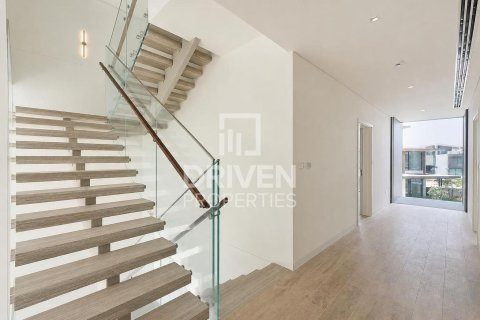 Vila v Nadd Al Sheba, Dubai, SAE 5 ložnice, 788.47 m² Č.: 745104 - fotografie 6