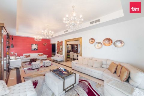 Müüa villa asukohaga Dubai, AÜE: 5 magamistoaga, 613.2 m² Nr 769258 - pilt 6