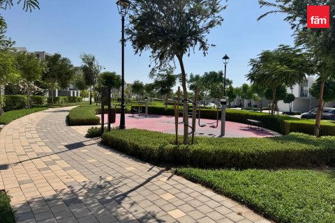 Řadový dům v Dubai, SAE 4 ložnice, 244.6 m² Č.: 769296 - fotografie 10