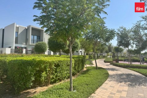 Řadový dům v Dubai, SAE 4 ložnice, 244.6 m² Č.: 769296 - fotografie 12
