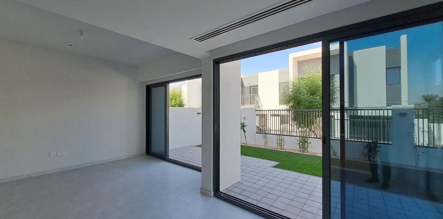 Řadový dům v Dubai, SAE 4 ložnice, 244.6 m² Č.: 769296
