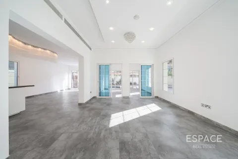Villa in Jumeirah Village Triangle, Dubai, UAE 3 bedrooms, 362 sq.m. № 737809 - photo 4
