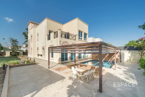 Villa asukohaga Jumeirah Village Triangle, Dubai, AÜE: 3 magamistoaga, 362 m² Nr 737809