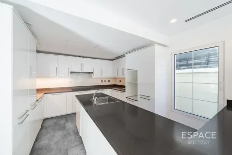 Villa in Jumeirah Village Triangle, Dubai, UAE 3 bedrooms, 362 sq.m. № 737809 - photo 8