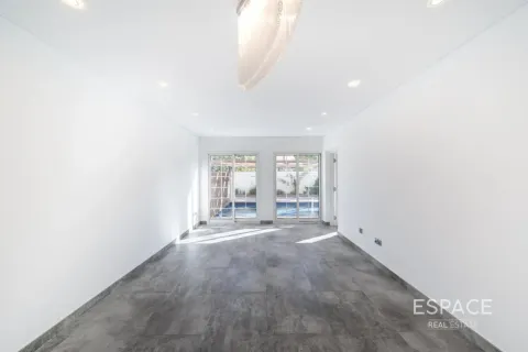 Villa in Jumeirah Village Triangle, Dubai, UAE 3 bedrooms, 362 sq.m. № 737809 - photo 6