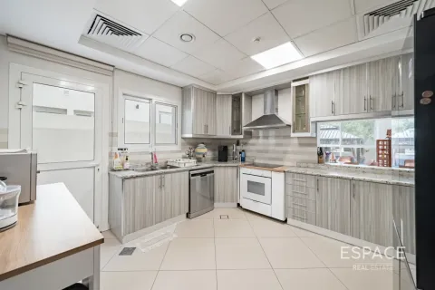 Müüa villa asukohaga Al Furjan, Dubai, AÜE: 4 magamistoaga, 378 m² Nr 737811 - pilt 6