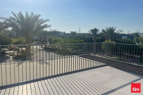 Shtëpi në qytet në Dubai, Emiratet e Bashkuara Arabe 4 dhoma gjumi, 245 m2. № 717613 - Foto 5