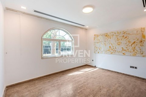 Üürile anda villa asukohaga Jumeirah Park, Dubai, AÜE: 4 magamistoaga, 739.97 m² Nr 746160 - pilt 6