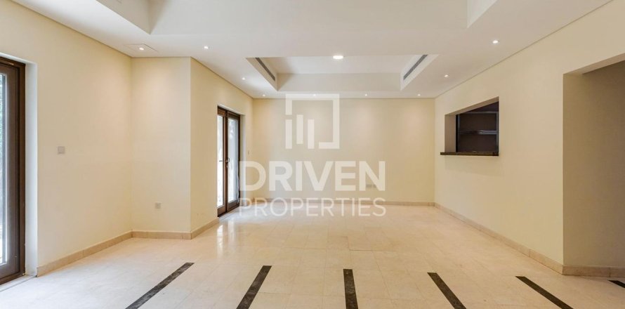 Villa em Al Furjan, Dubai, EAU 3 quartos, 223.99 m2 № 746161