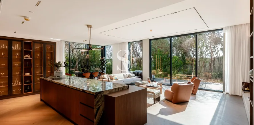 Lägenhet i Dubai, UAE 3 sovrum, 274 kvm Nr. 660169