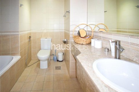 Villa in Jumeirah Village Circle, Dubai, UAE 3 bedrooms, 330 sq.m. № 625715 - photo 15