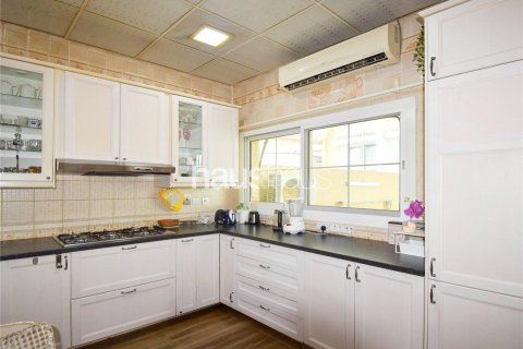 Villa in Jumeirah Village Circle, Dubai, UAE 3 bedrooms, 330 sq.m. № 625715 - photo 3