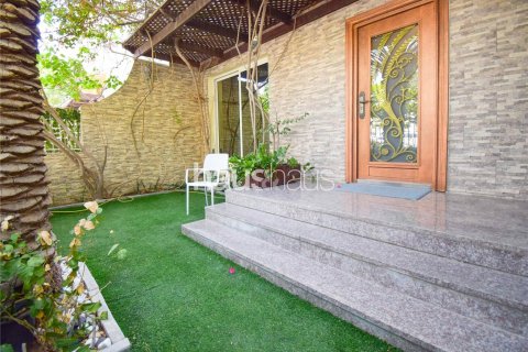 Villa in Jumeirah Village Circle, Dubai, UAE 3 bedrooms, 330 sq.m. № 625715 - photo 9