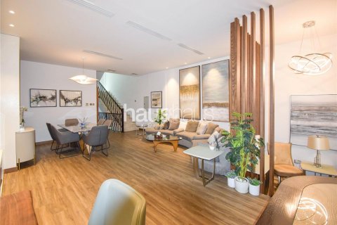 Villa in Jumeirah Village Circle, Dubai, UAE 3 bedrooms, 330 sq.m. № 625715 - photo 10