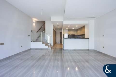 DAMAC Hills (Akoya by DAMAC)、Dubai、UAE にあるタウンハウス販売中 4ベッドルーム、195 m2、No666825 - 写真 2