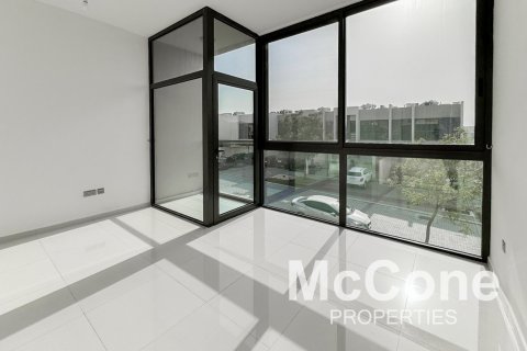Vilë në Dubai, Emiratet e Bashkuara Arabe 6 dhoma gjumi, 330.92 m2. № 587398 - Foto 8
