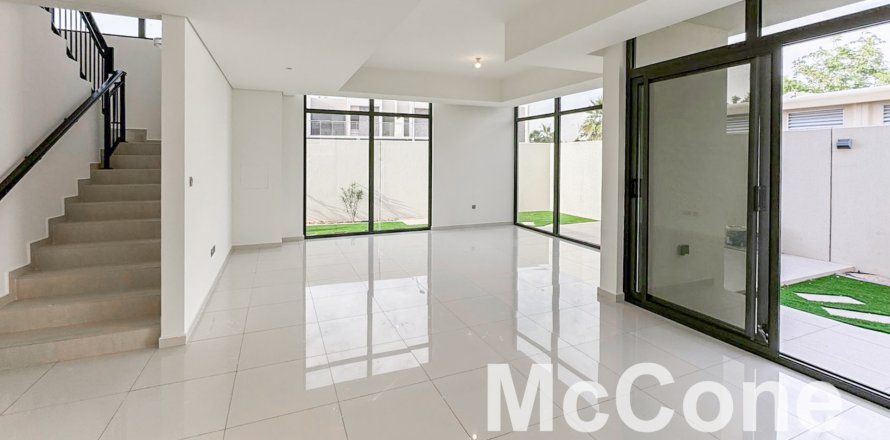 Vilë në Dubai, Emiratet e Bashkuara Arabe 6 dhoma gjumi, 330.92 m2. № 587398
