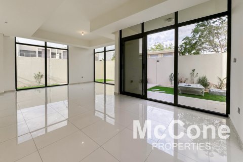 Vilë në Dubai, Emiratet e Bashkuara Arabe 6 dhoma gjumi, 330.92 m2. № 587398 - Foto 2
