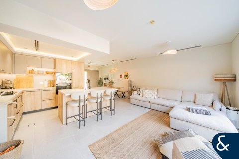 Townhouse de vânzare în Jumeirah Village Circle, Dubai, EAU 2 dormitoare, 180 mp. №666941 - poză 3