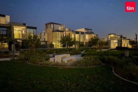Townhouse in Dubai, UAE 3 bedrooms, 168.1 sq.m. № 751218 - photo 9