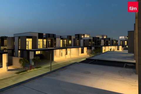 Townhouse in Dubai, UAE 3 bedrooms, 168.1 sq.m. № 751218 - photo 11