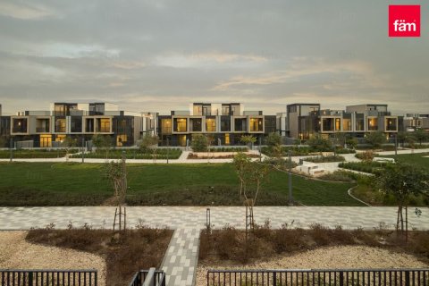 Townhouse in Dubai, UAE 3 bedrooms, 168.1 sq.m. № 751218 - photo 2