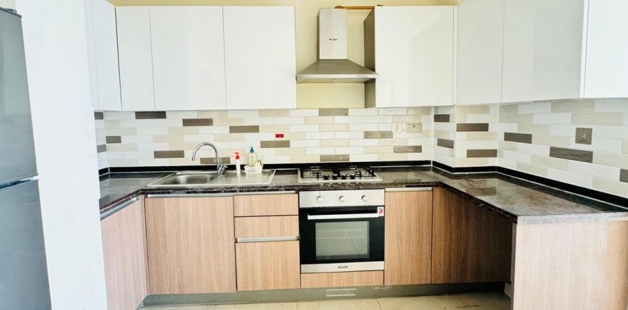 Duplex în Al Furjan, Dubai, EAU 2 dormitoare, 190.7 mp.  №751219
