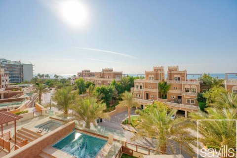 Appartamento in vendita a Palm Jumeirah, Dubai, EAU 2 camere da letto, 203 mq. № 680777 - foto 9