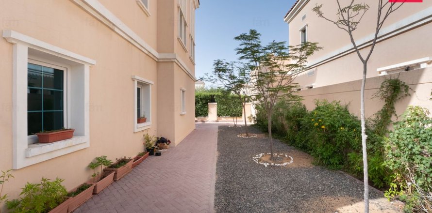 Apartment sa Dubai, UAE 664.9 sq.m. № 740349