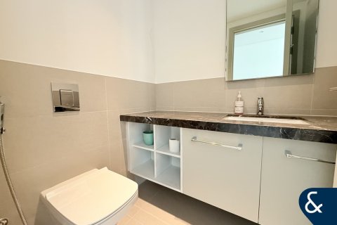 Apartemen di Downtown Dubai (Downtown Burj Dubai), UEA 3 kamar tidur, 242 m2 nomor 667316 - foto 16
